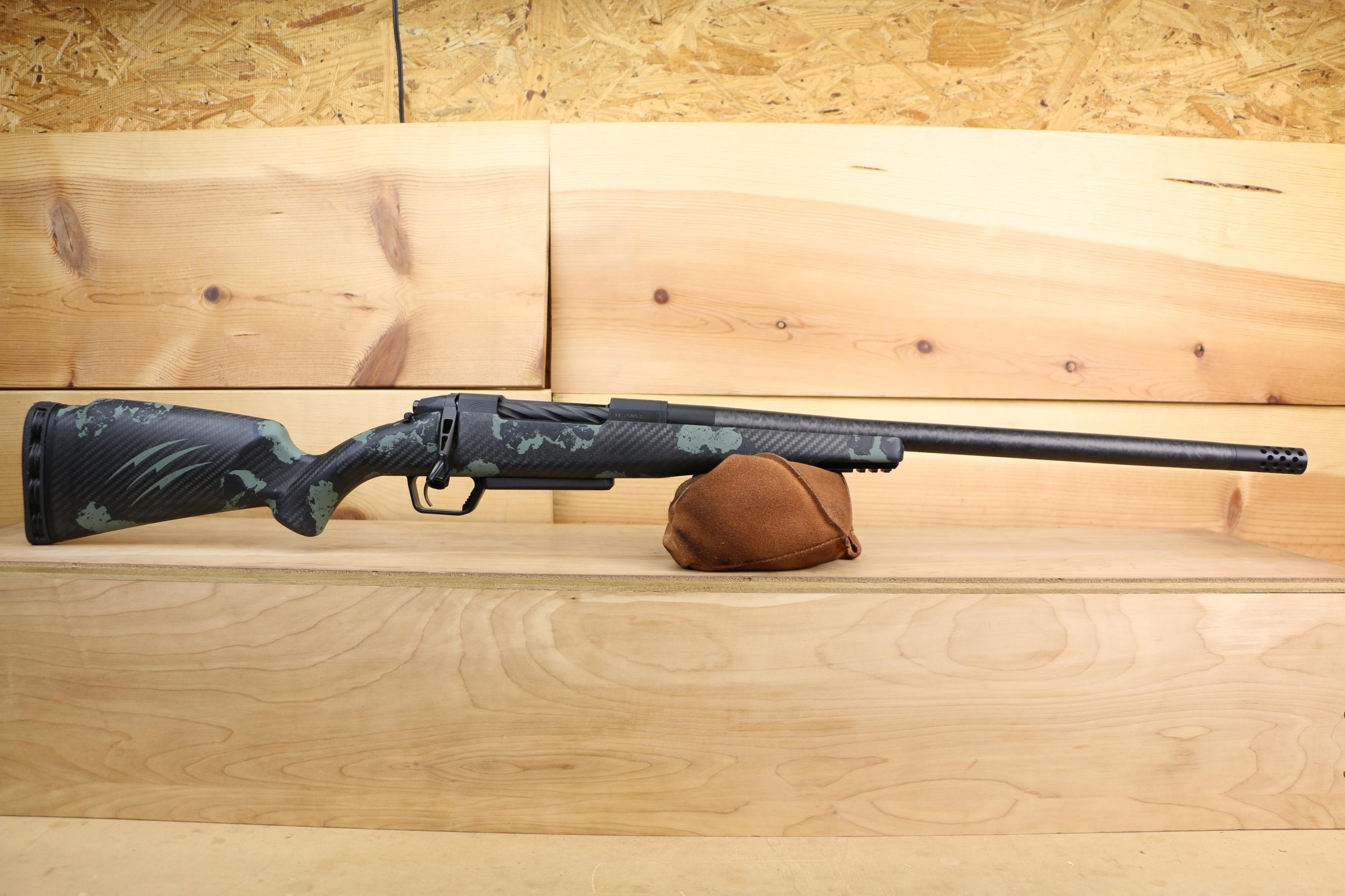 Fierce Carbon Rogue XP Rifle ROGSCX7PRC20BF, 7mm PRC, 20"Carbon Bull Barrel, Radial Brake, Black Forest Finish